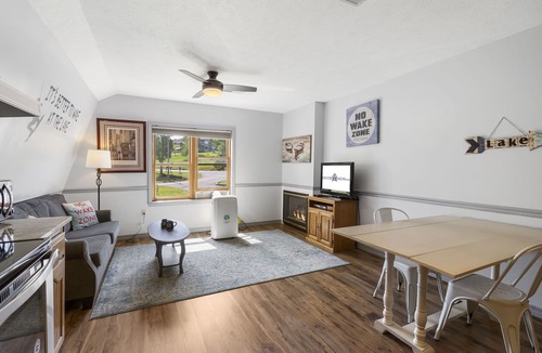 Big Cedars Apartment | Suite Relaxation Steps to Table Rock! Near Big Cedar! Free Tickets Daily!