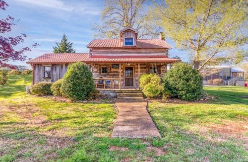 Ten Mile House | Sunfish Lodge Historic Cabin on Lakefront