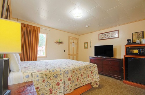 Hiawatha Hotel | Sunflower Motel Hiawatha By OYO