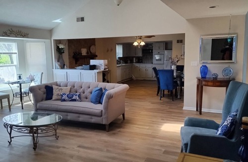 Kansas City House | Sunny Lane - Nice & Centrally Located