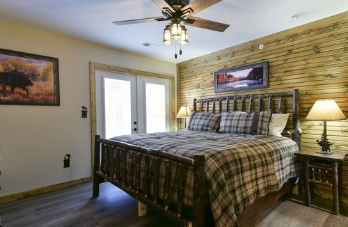 Branson Cedars Cabin | Sunny Loft Lodge | 5 Bed, 5 Bath