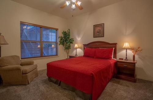 Branson West Apartment | Sunrise Chateau Condo