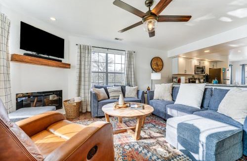Branson Apartment | Sunroom, Fireplace Lakefront Branson Condo