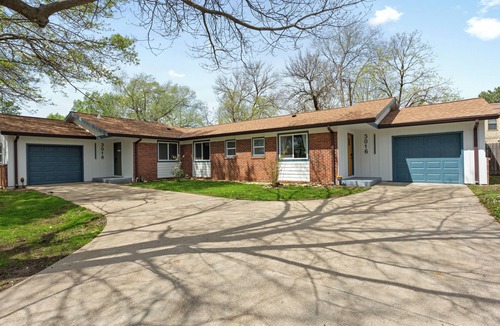 Sunset Hills House | Sunshine on 7th: Pet Friendly, 2-bedroom house, walking distance to KU!