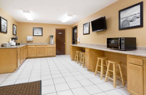 Goodland Hotel | Super 8 by Wyndham Goodland
