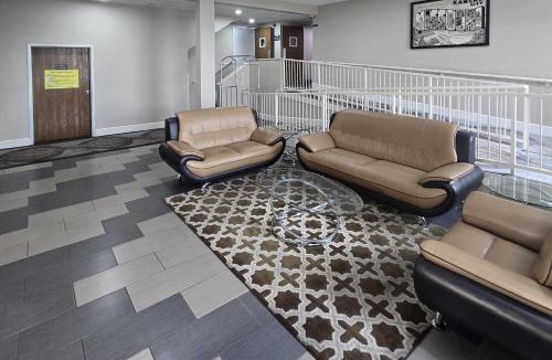 Winnetonka Hotel | Super 8 by Wyndham Kansas City