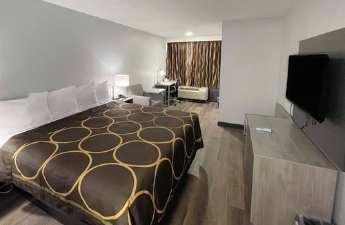 Pigeon Forge Hotel | Super 8 By Wyndham Pigeon Forge Downtown