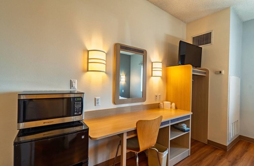 Sidney Hotel | Super 8 by Wyndham Sidney NE