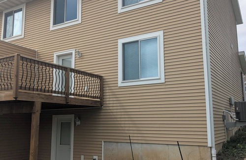 Wellman Condo | Superb 3-bedroom condo in Wellman within walking distance from two playgrounds.