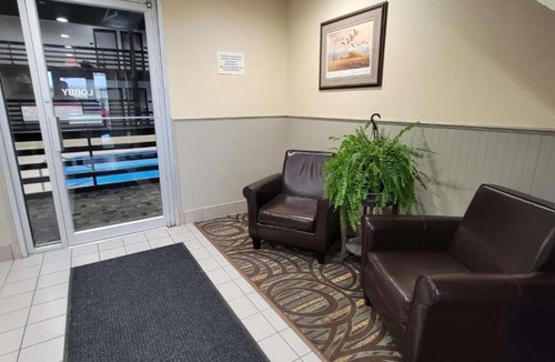 Grand Island Hotel | SureStay Plus Hotel by Best Western Grand Island