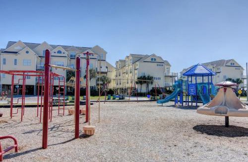 Surf City House | Surf City Paradise- 4BR- Golf Cart, Grill & Games