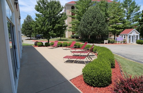 Branson Condo | Surrey Grand Crowne next to golf course in Branson MO. Enjoy!