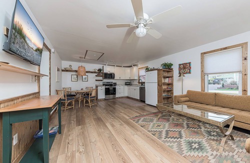 Swansboro House | Swansboro. Gateway to Emerald Isle Pet-Friendly Family Compound