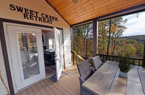 Turtletown House | Sweet Creek Retreat-Luxury Tiny Cabin-View-WIFi-Hot tub-Firepit Area-Smart TVs