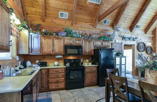 Branson Cedars House | Sweet Life Cabin | 2 Bed, 2 Bath