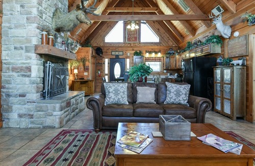 Branson Cedars House | Sweet Life Cabin | 2 Bed, 2 Bath