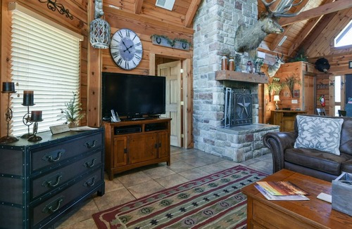 Branson Cedars House | Sweet Life Cabin | 2 Bed, 2 Bath