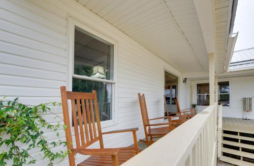 Southern Pines House | Sweet Southern Pines Abode w/Yard & Covered Porch