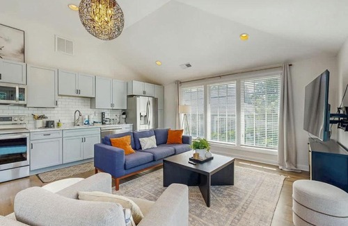 Belmont - Hillsboro Apartment | Sweetbrier Serenity