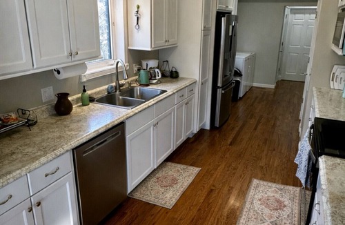 Sugar Creek House | Sycamore House | Vineyard Retreat Near KC