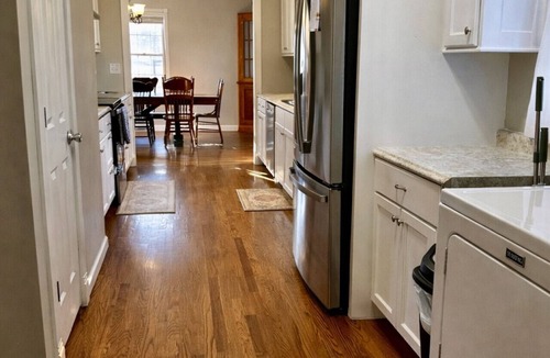 Sugar Creek House | Sycamore House | Vineyard Retreat Near KC