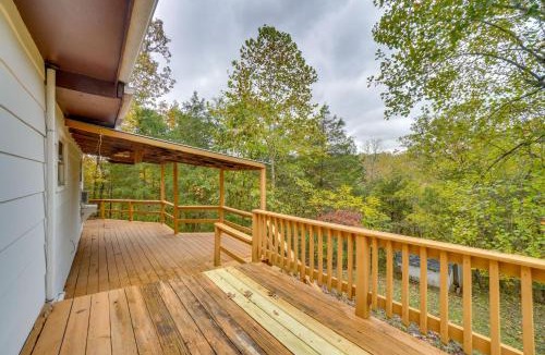 Shell Knob House | Table Rock Lake Cabin with Deck and Bar!