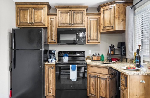 Kimberling City Condo | Table Rock Lakefront w Acess! Free Tickets! Community Amenities!