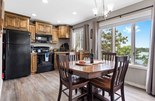 Kimberling City Condo | Table Rock Lakefront w Acess! Free Tickets! Community Amenities!