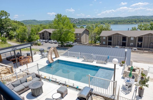 Indian Point Villa | Table Rock Mega-Villa: Sleeps 29, Private Heated Pool & Hot Tub, 3 mins to SDC!
