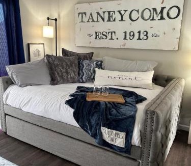 Table Rock House | TaneyComo-Topia