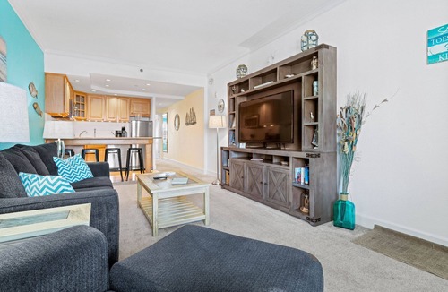 Hatteras Apartment | Tank Tops & Flip Flops 112 at the Villas of Hatteras Landing 1 Bedroom Near-Beach Condos with Pool Access!