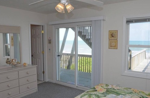 Surf City House | Tax Breakers Oceanfront 4-Bedroom Home in Surf City, perfect for family