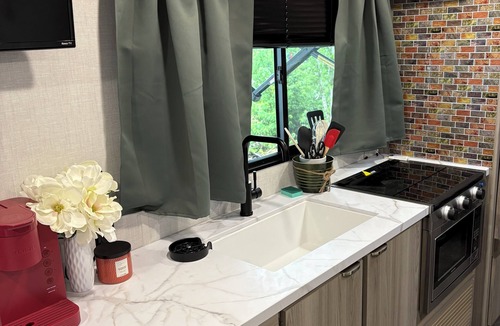 Lobelville House | Tennessee River RV Retreat