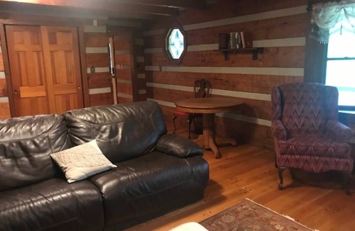 Franklin Cabin | Terrapin Station Suite with kitchenette TS1