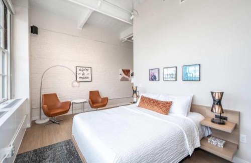 Central Business District Apartment | The 333 Suites 304 - Stay for 2