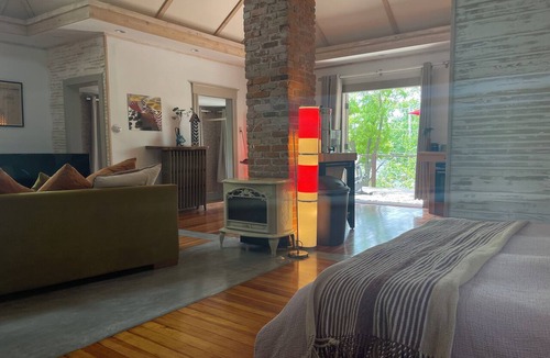 Fairfield Apartment | The Artist's Treehouse