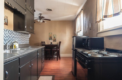 Fairbury Apartment | The Ashford 1BR apartment in historic downtown