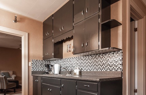 Fairbury Apartment | The Ashford 1BR apartment in historic downtown