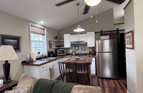 Baxter Cottage | The Askin Anchor at Center Hill Lake -B-