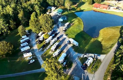 Ashley Oaks House | The Big Red Barn Unit #2 Direct Trail Access- 150 yards to G-23