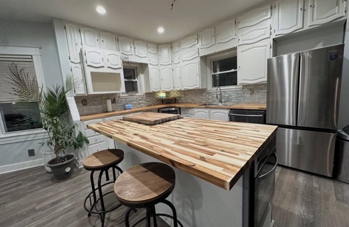 Prestonia House | The Bourbon Belle House All Year Heated Pool 12 Beds Kentucky Luxury Petfriendly