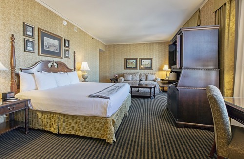 Downtown Louisville Hotel | The Brown Hotel