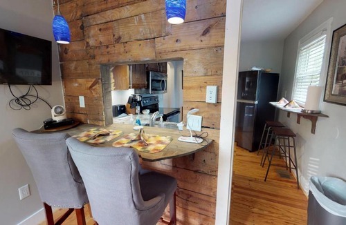 Prestonia House | The Camp Taylor Cottage