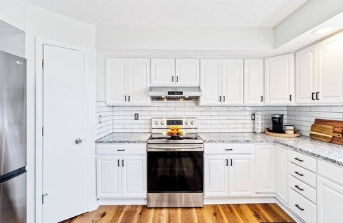 New Albany House | The Carriage Lane Lodge near Downtown Louisville
