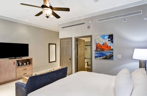 Central Business District Hotel | The Cincinnatian Hotel Curio Collection by Hilton