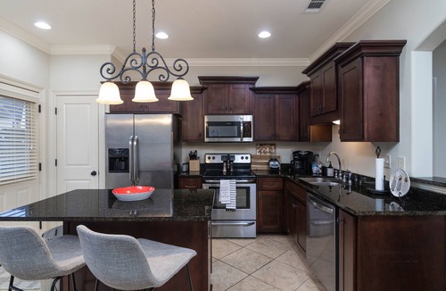 Oxford Condo | THE COLONEL'S CRIB