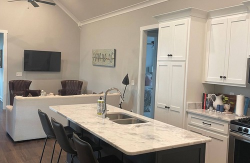 Oxford House | The Cooper-3bd-2 bath. Near Ole Miss & The Square. Pet Friendly.