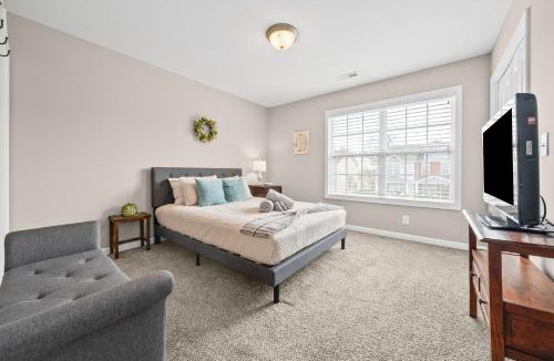 Clarksville House | The Cottage at Governors Crossing with Pool - Less than 1 Mile from Beachaven Winery