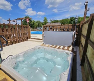 Indian Point Apartment | The Cove 21-6 By SDC, Big Deck, Pool, Hot Tub, By Lake