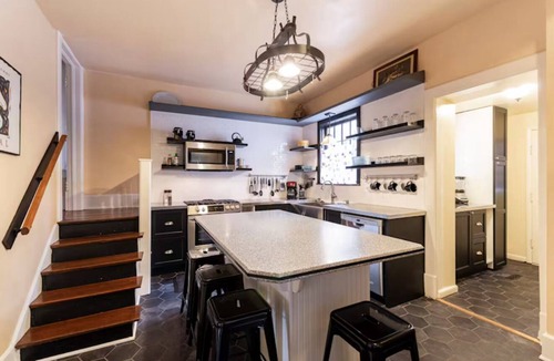 Cherokee Triangle House | The Cozy Bungalow-Historic Highlands-Bardstown Rd